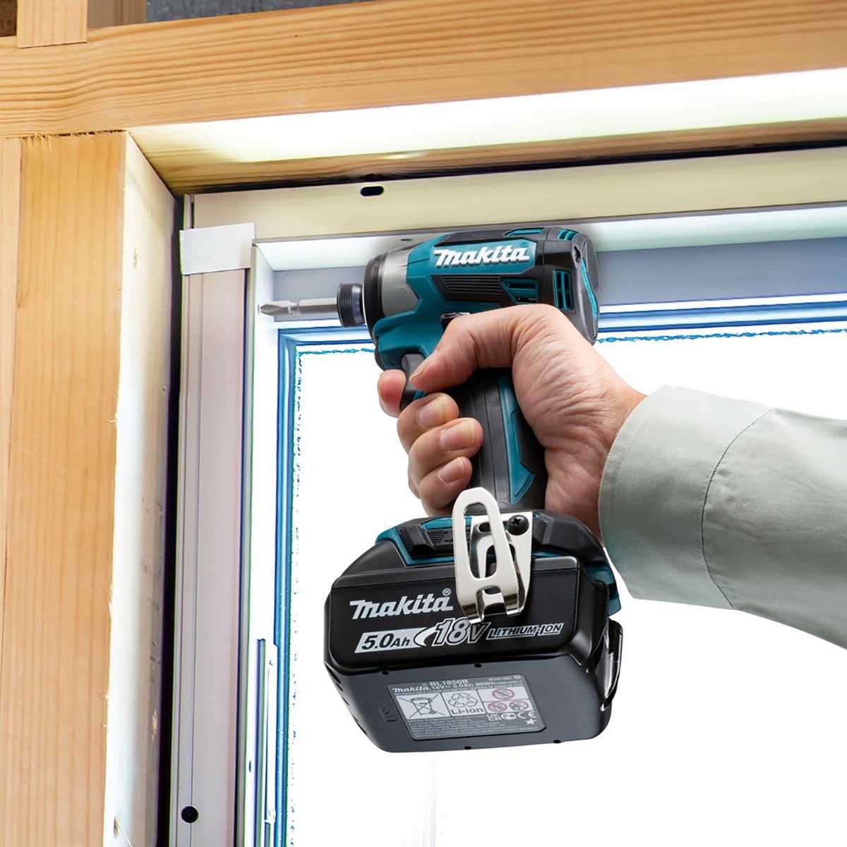Makita DTD173Z 18V LXT Brushless Impact Driver With 1 x 5.0Ah Battery & Charger